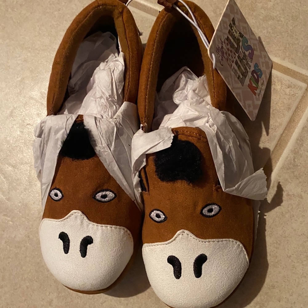 Muk Luke horse shoes